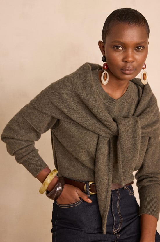 Triangle scarf in 100% 2-ply cashmere THOMAS;${refinementColor}