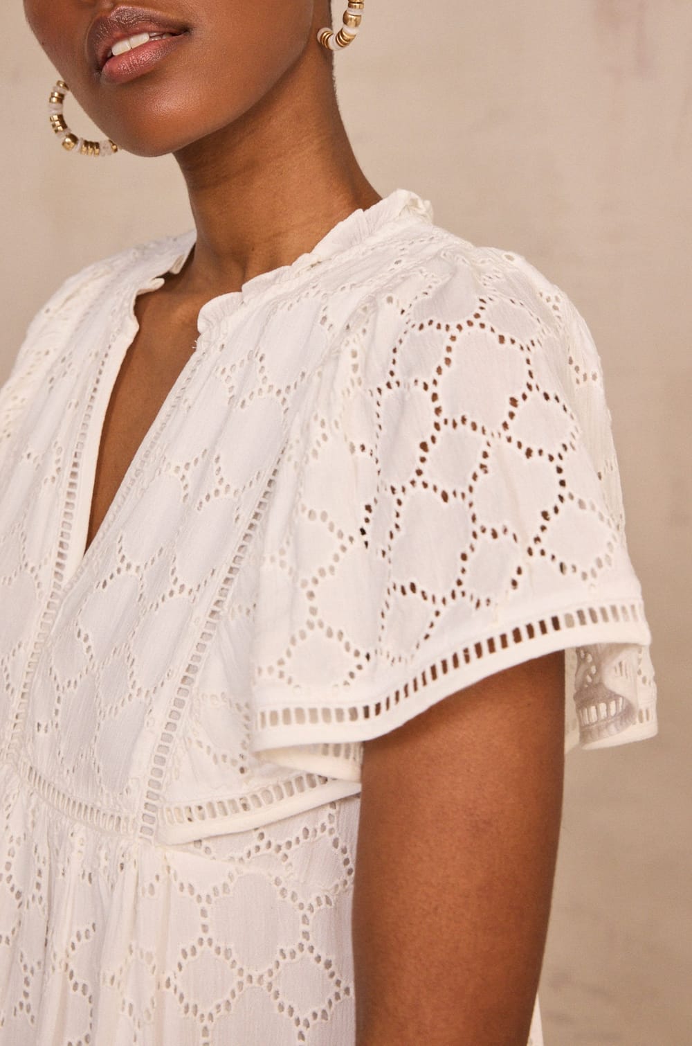 Short-sleeved embroidered dress BEIGE;${refinementColor}