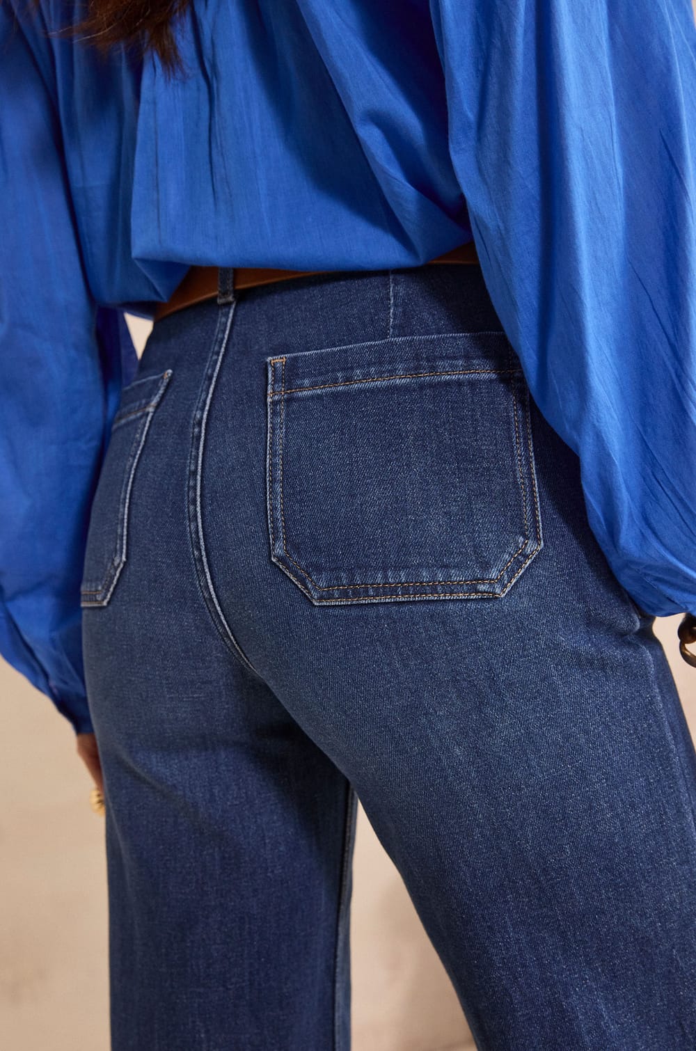 Jean large ALESS en denim;${refinementColor}