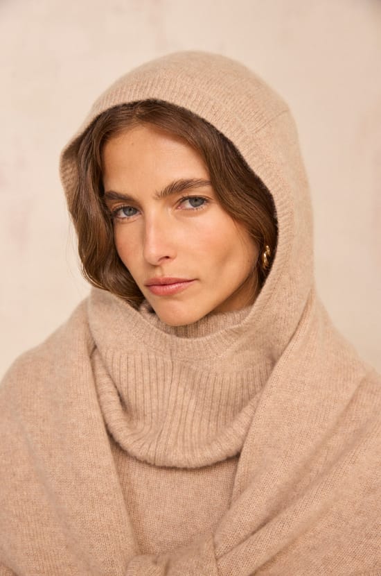 Cashmere hood GALA;${refinementColor}