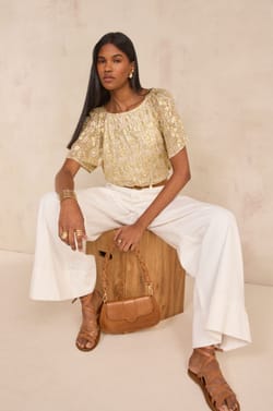 Blouse impim&eacute;e brillante &agrave; manches courtes DELINA;${refinementColor}