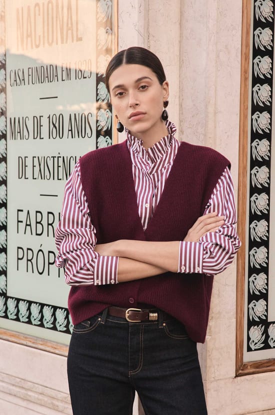 Sleeveless cardigan in 100% wool PARATY;${refinementColor}