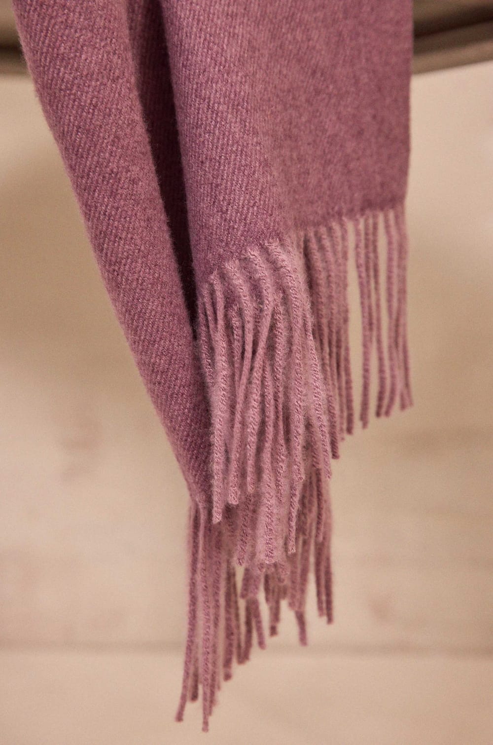 Viscose blend scarf in aubergine color ROBIN;${refinementColor}