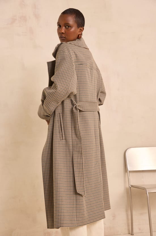 DJOVANNI checked trench;${refinementColor}