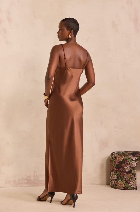 Long satin dress with thin straps REFLET;${refinementColor}
