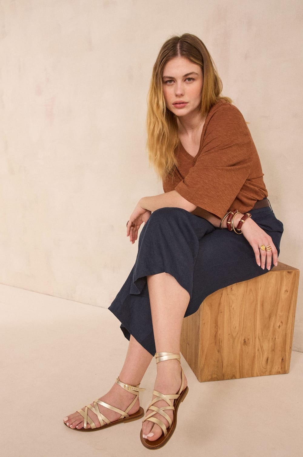 TINO wide linen trousers;${refinementColor}