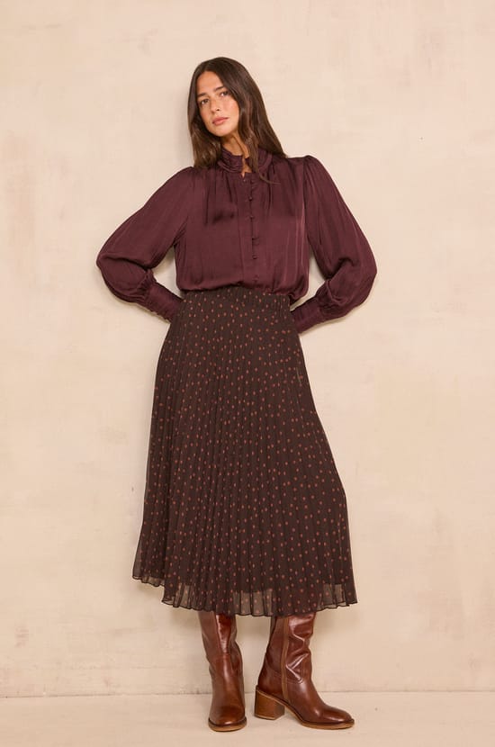 Burgundy pleated skirt VENUS;${refinementColor}