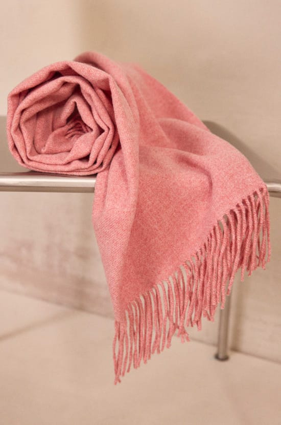 Woven pink scarf ROBIN;${refinementColor}