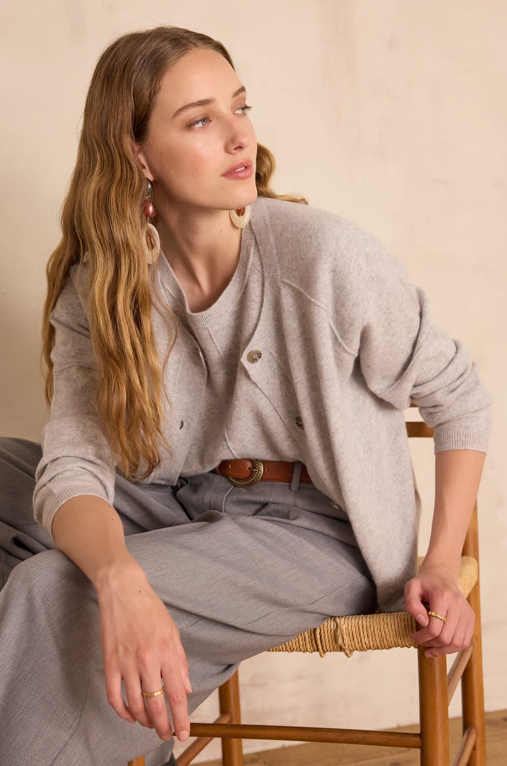 BILLY Cardigan in 100% cashmere;${refinementColor}
