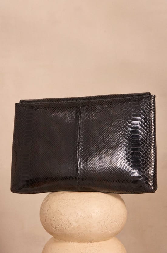 LEON leather pouch;${refinementColor}