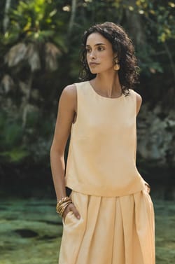 David sleeveless top;${refinementColor}