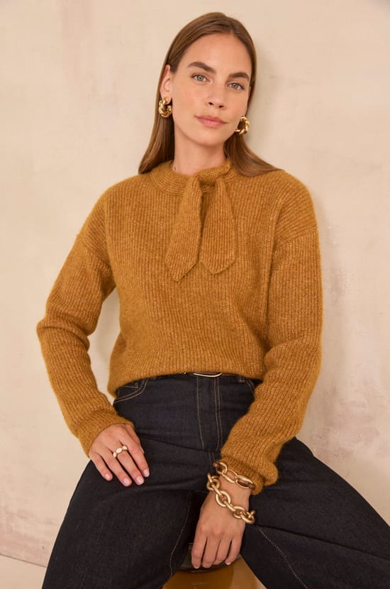 Long sleeve saffron sweater made from a blend of wool and silk ANAIS;${refinementColor}