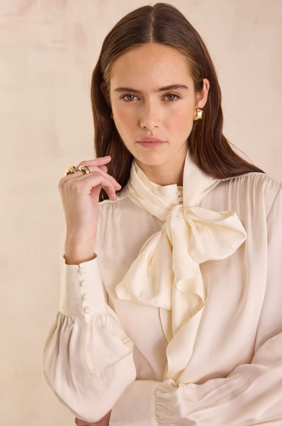 Blouse fluide à col lavallière SPIRIT;${refinementColor}