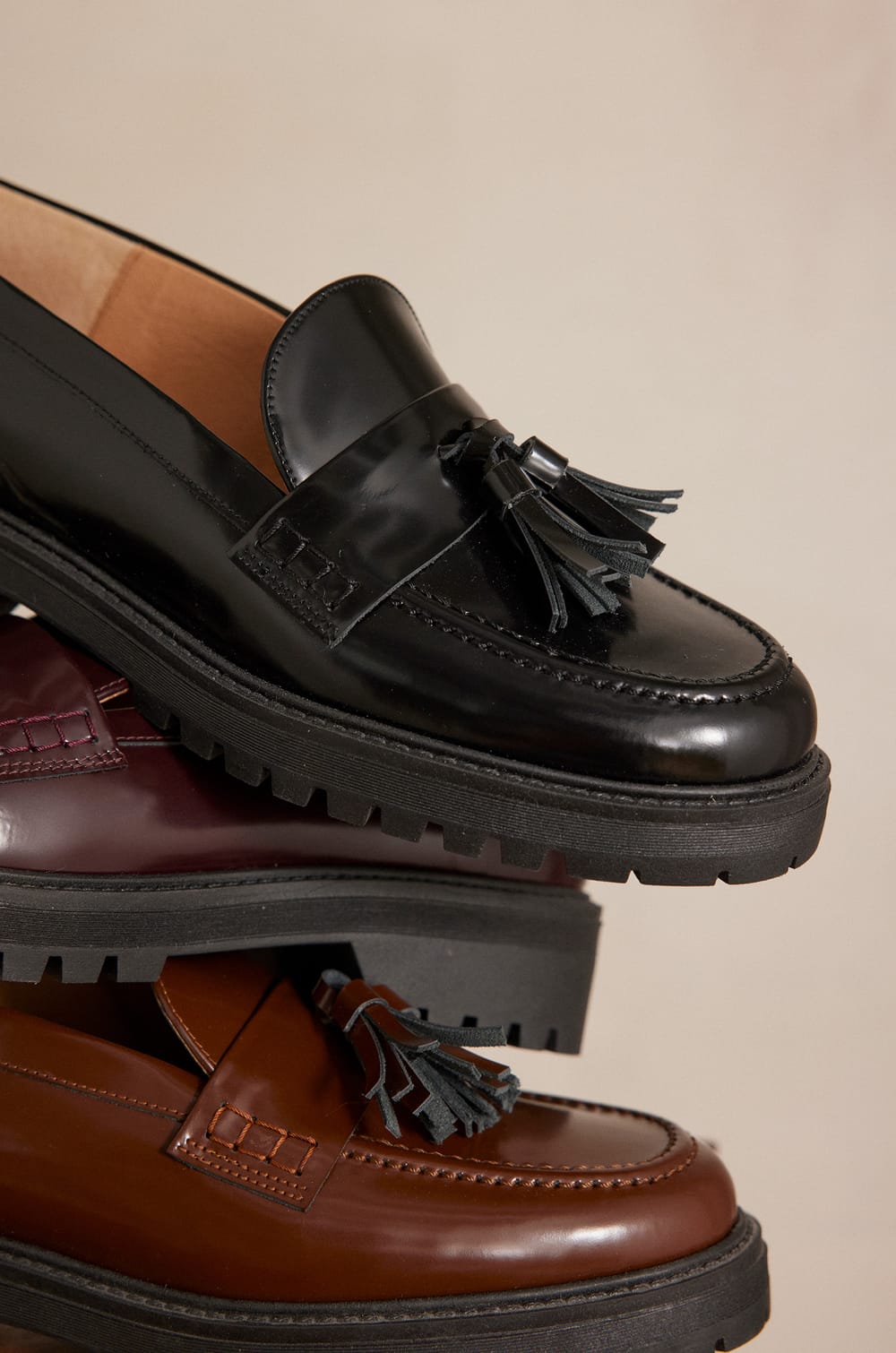 VALENTIN leather loafers;${refinementColor}