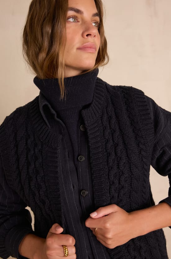 BIXENTE sleeveless cardigan in wool;${refinementColor}
