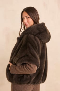 DAYANA fluffy textured cape;${refinementColor}