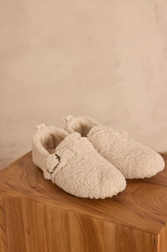 VOLF Slippers;${refinementColor}
