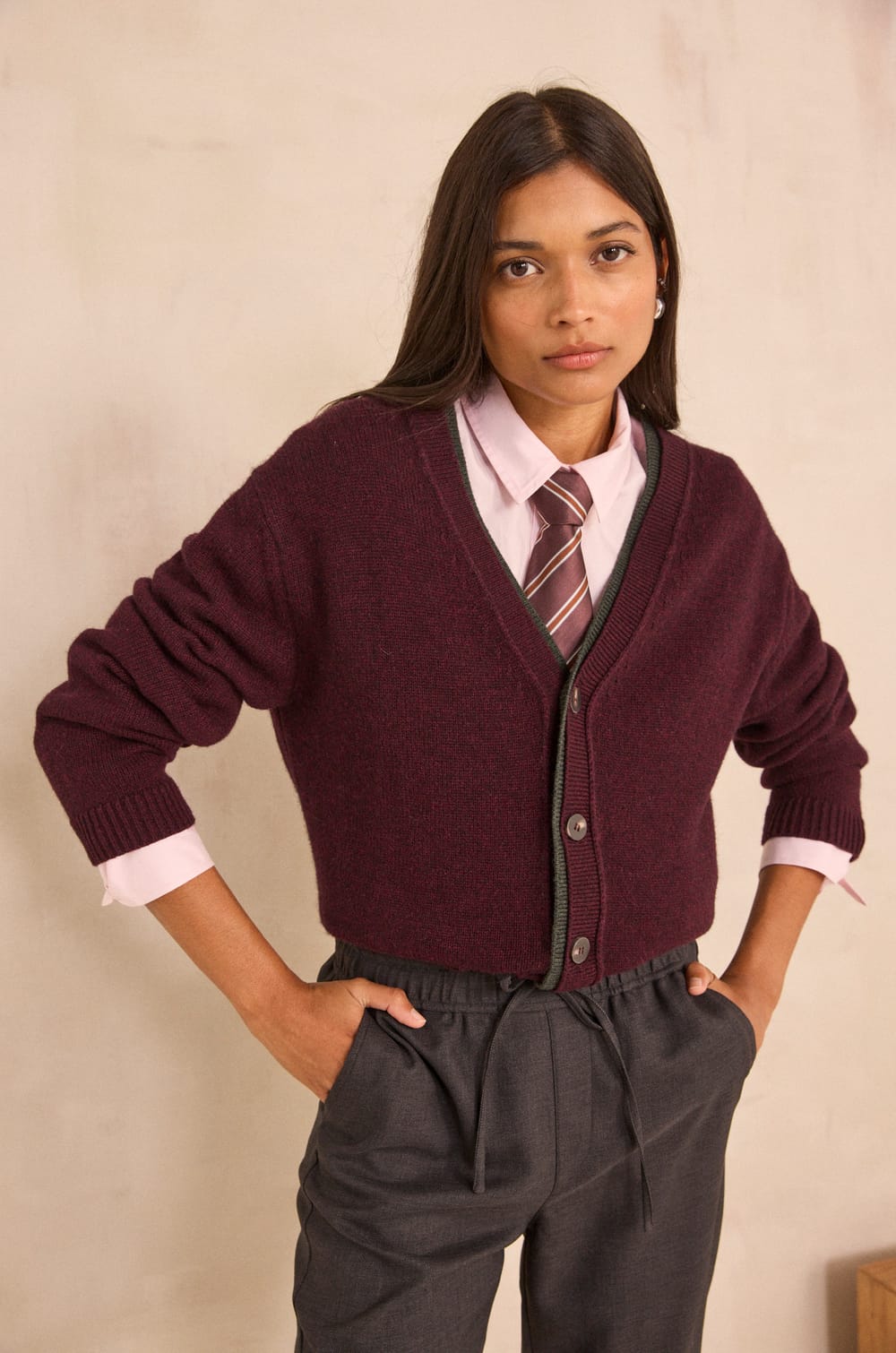 Lovely long-sleeve dense knit vest;${refinementColor}