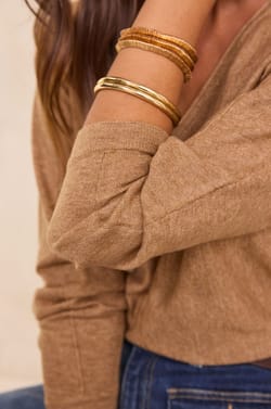 V-neck wool jumper PITT;${refinementColor}