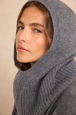 Cashmere hood GALA;${refinementColor}