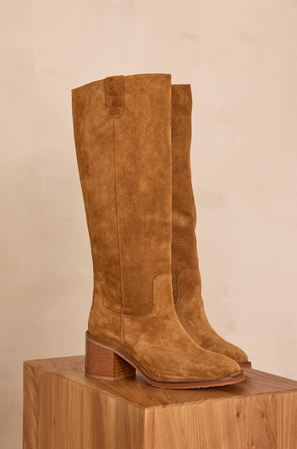 Hohe VICTORIA Stiefel aus Leder;${refinementColor}