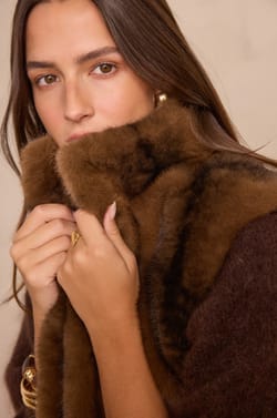 Gilet sans manches duveteux SUZANNE;${refinementColor}