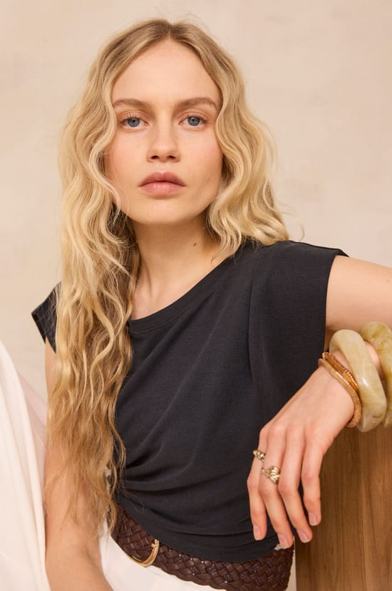 LYNDA sleeveless T-shirt;${refinementColor}