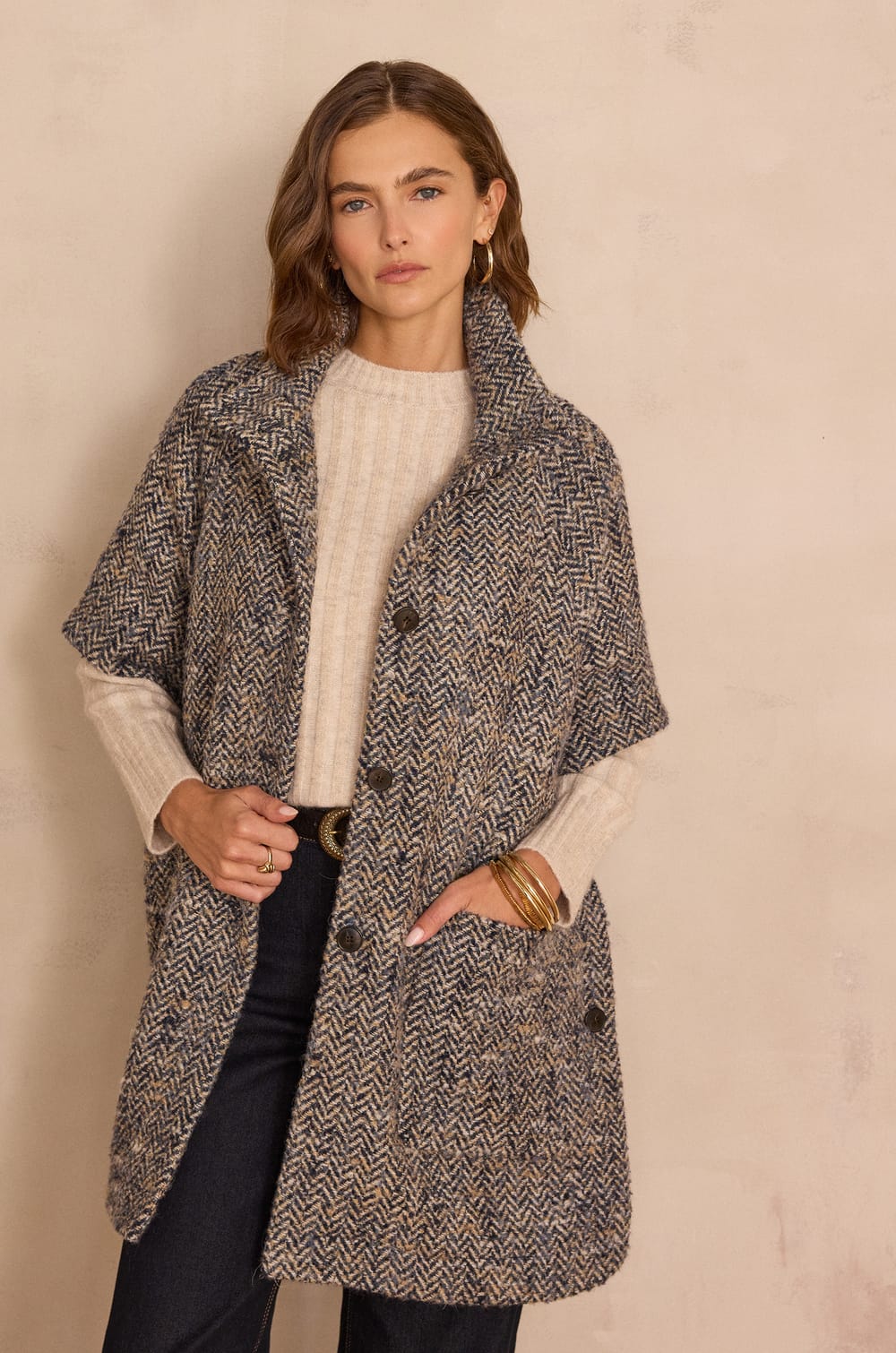 Cape AGNES en laine;${refinementColor}