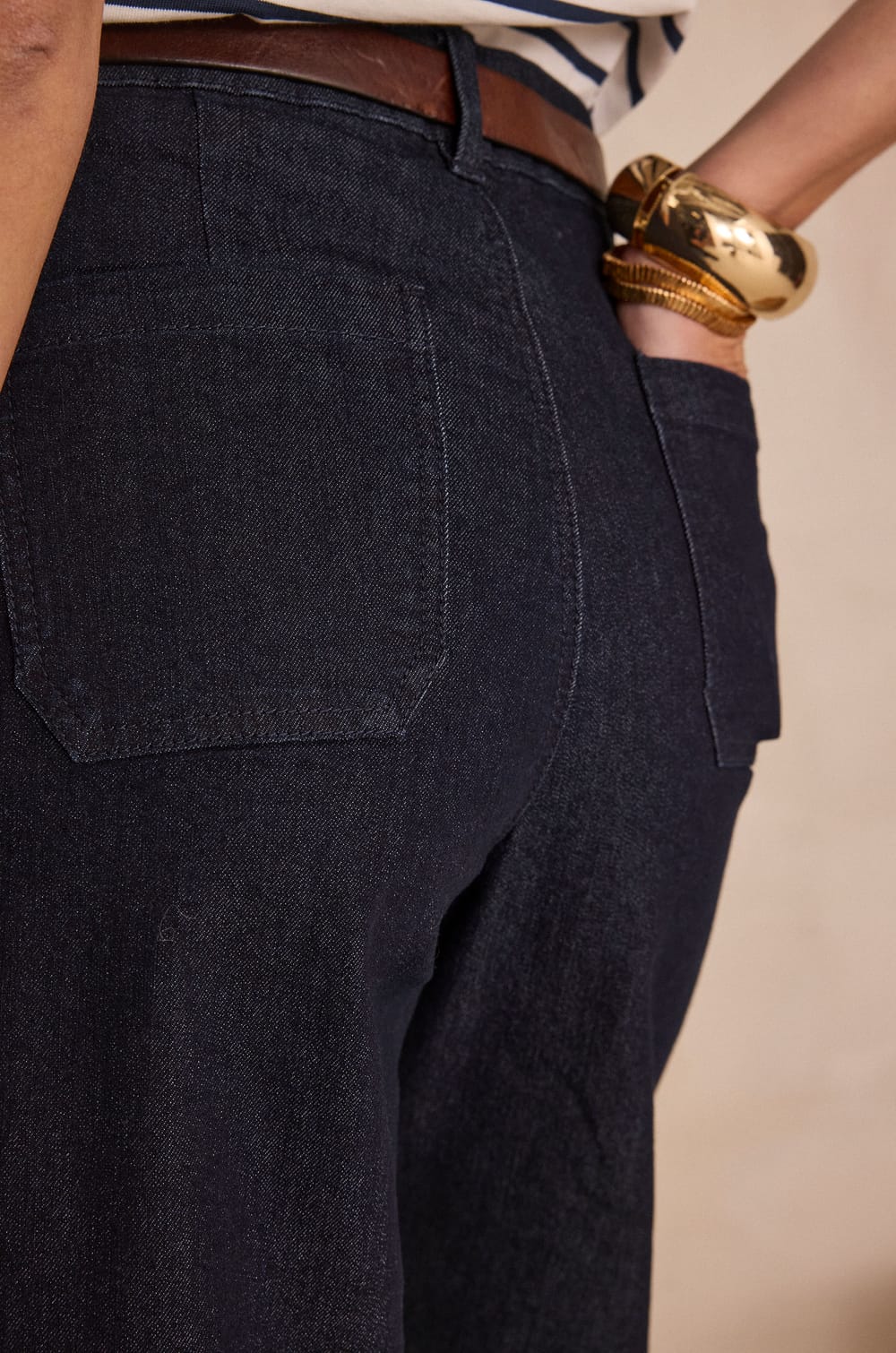 MAE cropped jeans;${refinementColor}