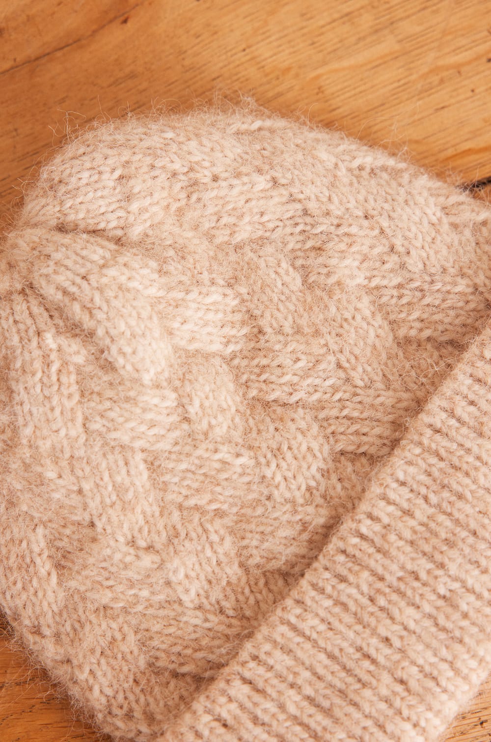 HADAMO cable knit hat;${refinementColor}