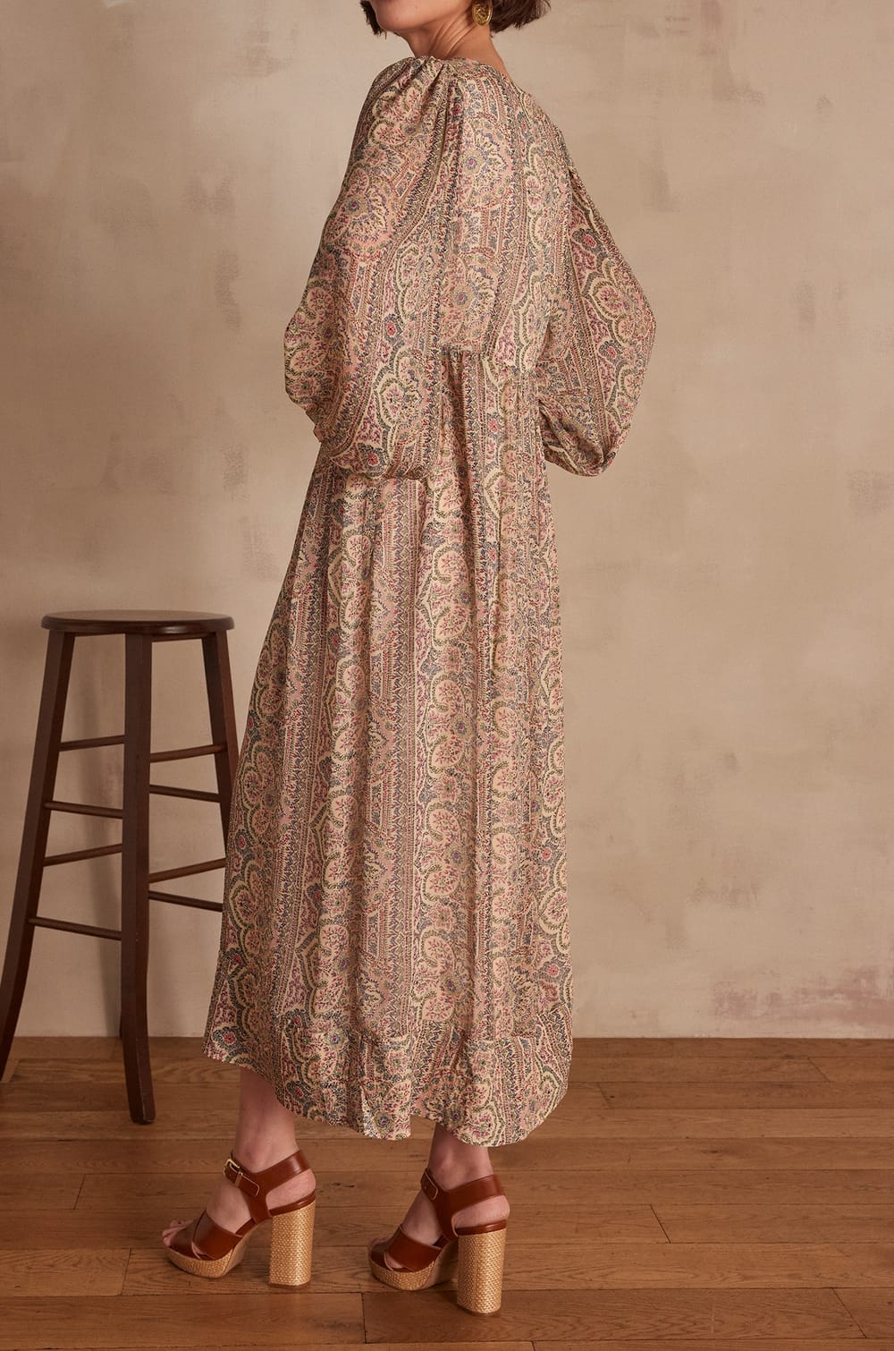 Robe LIVIA;${refinementColor}