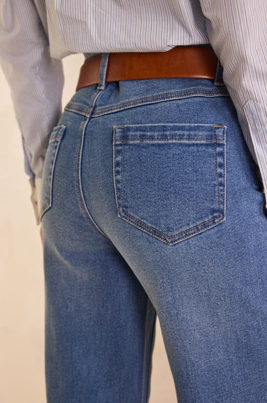 RUBY cropped jeans with turn-ups;${refinementColor}