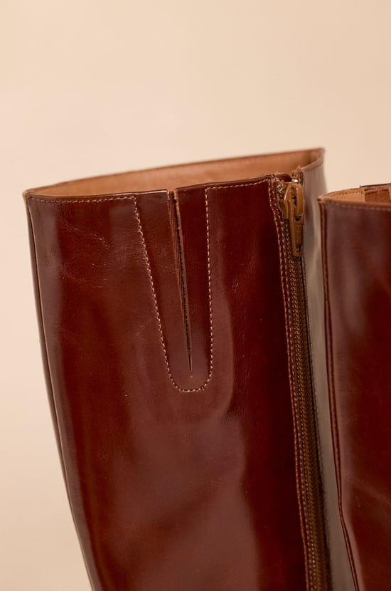 Leather heeled boots VICTORIA;${refinementColor}