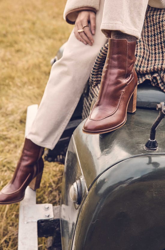OWEN leather heeled ankle boots;${refinementColor}