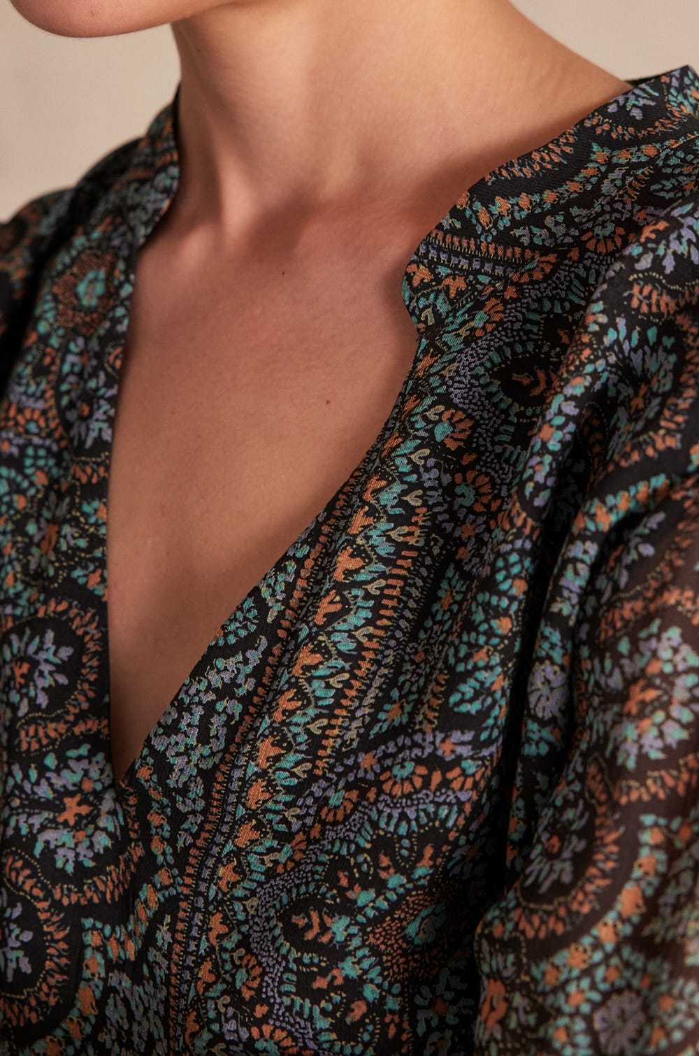 Robe LINDY;${refinementColor}