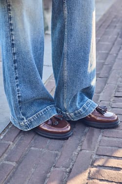 VALENTIN leather loafers;${refinementColor}