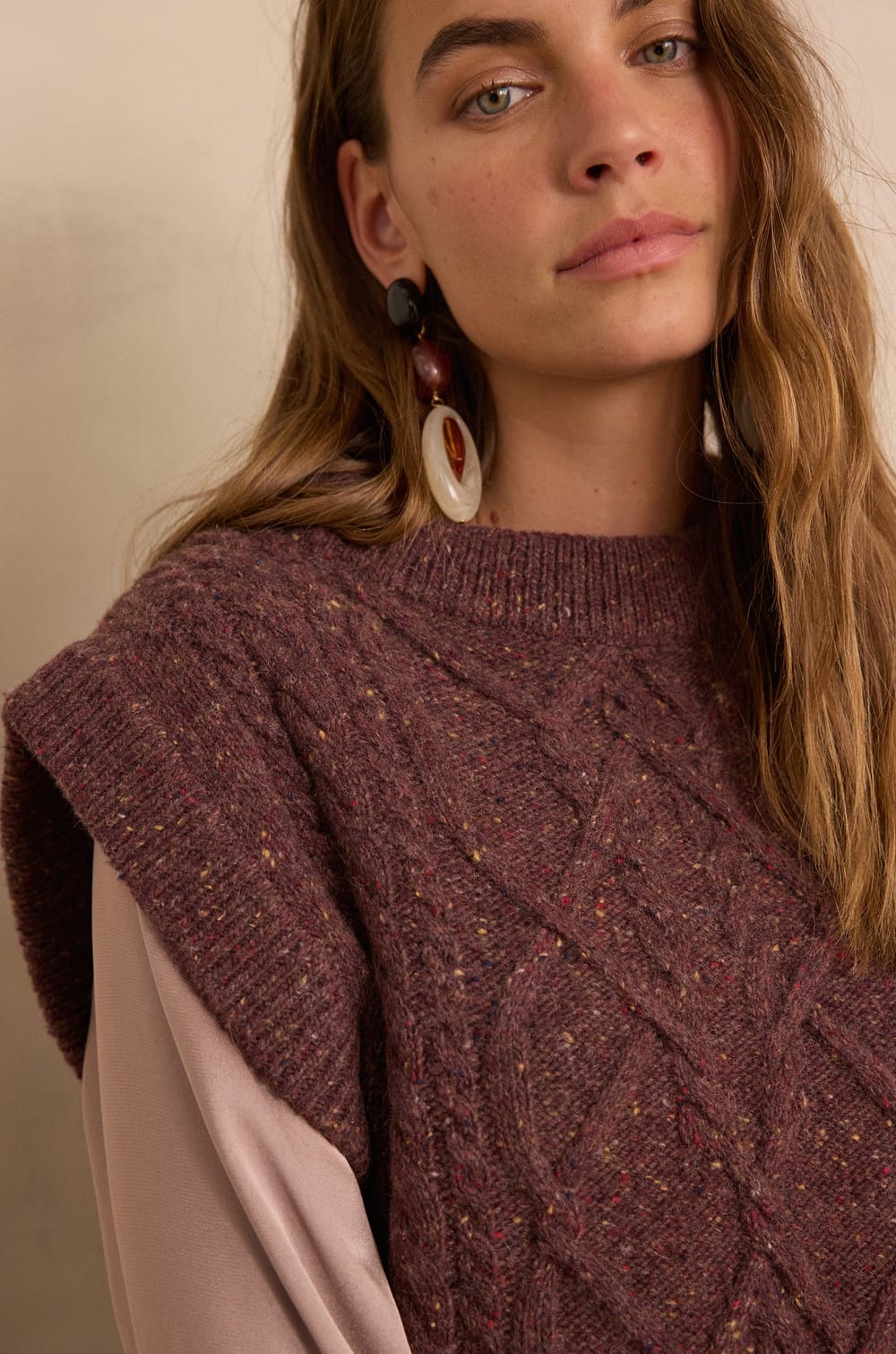 BALKIS sleeveless jumper in wool;${refinementColor}