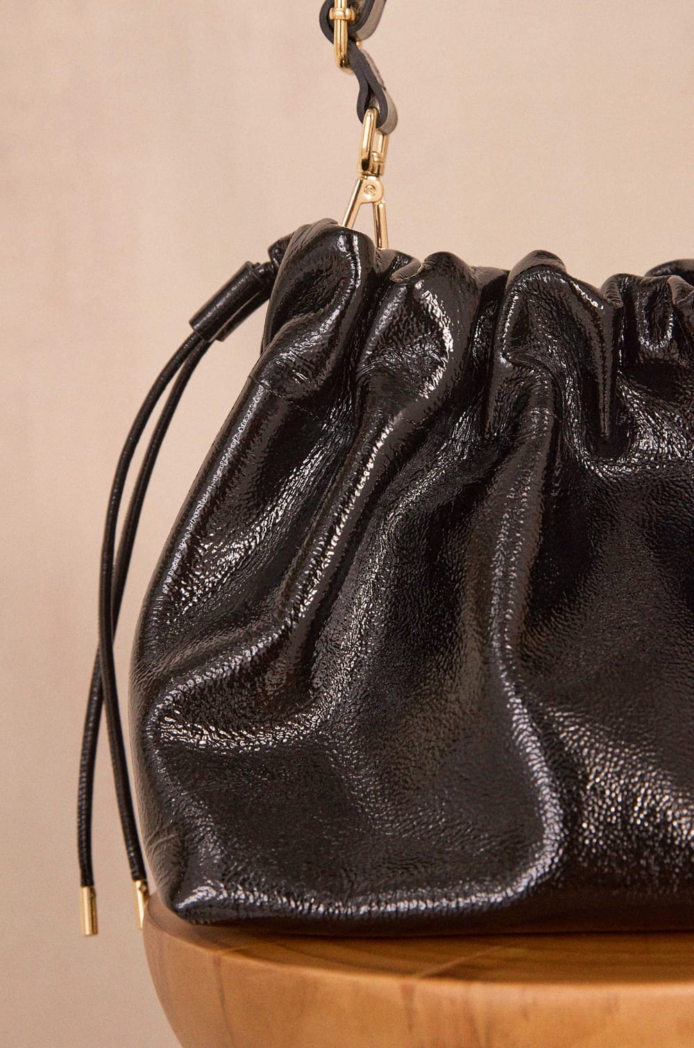 Small cowhide leather bag VOLTAIRE;${refinementColor}