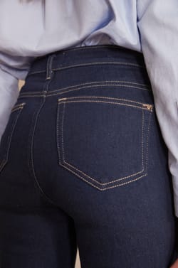 Jean SONIA;${refinementColor}
