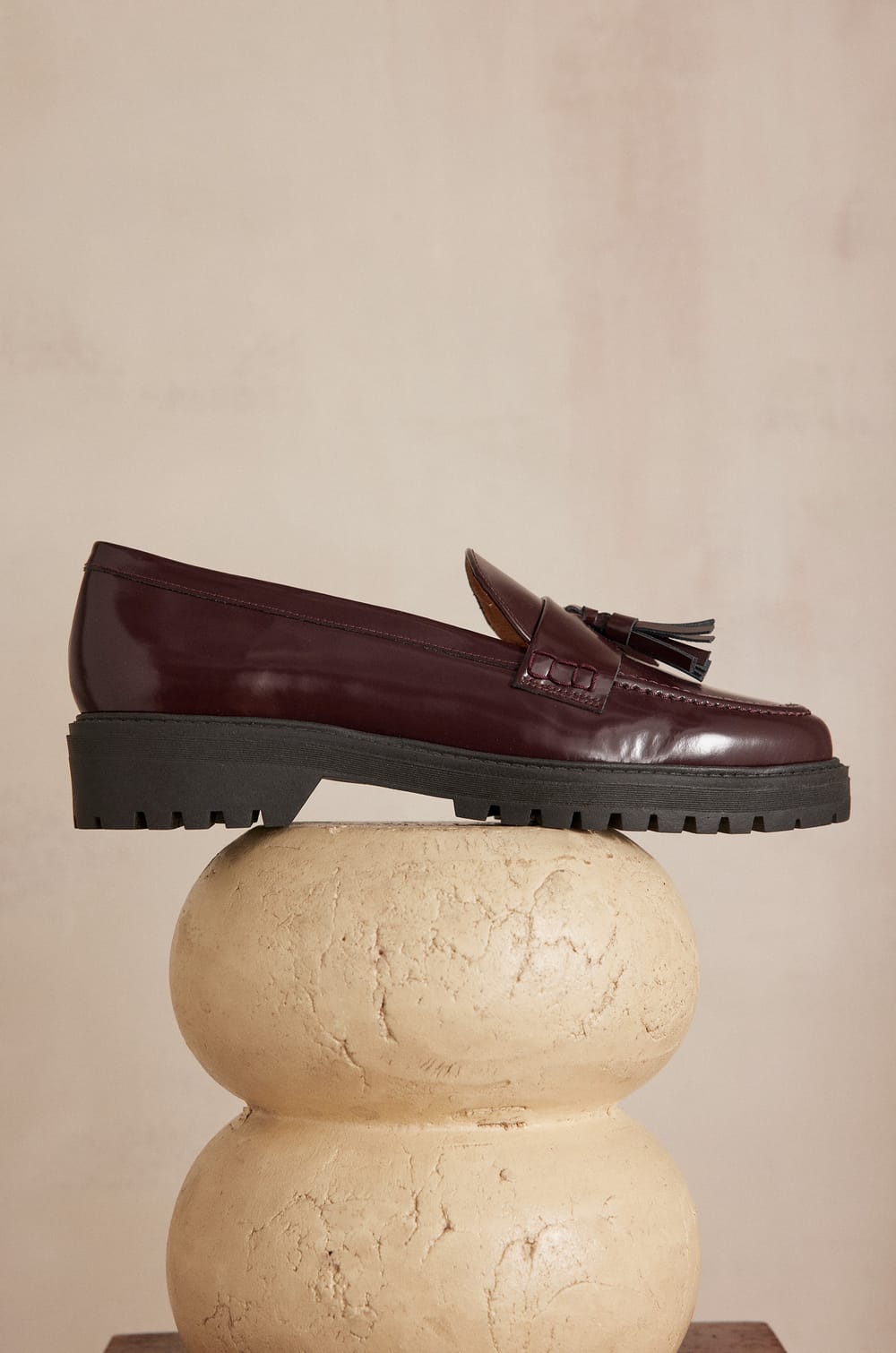 VALENTIN leather loafers;${refinementColor}