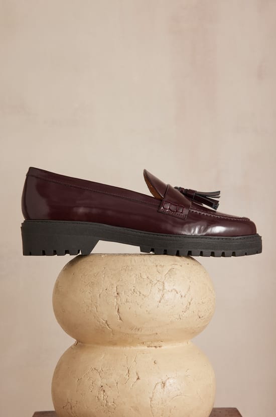 VALENTIN leather loafers;${refinementColor}