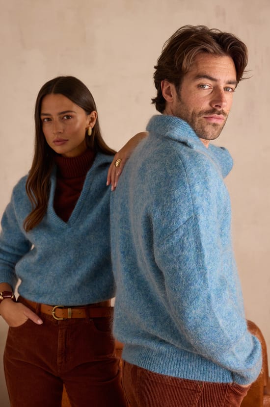 FLANEUR unisex V-neck jumper in mohair and wool;${refinementColor}