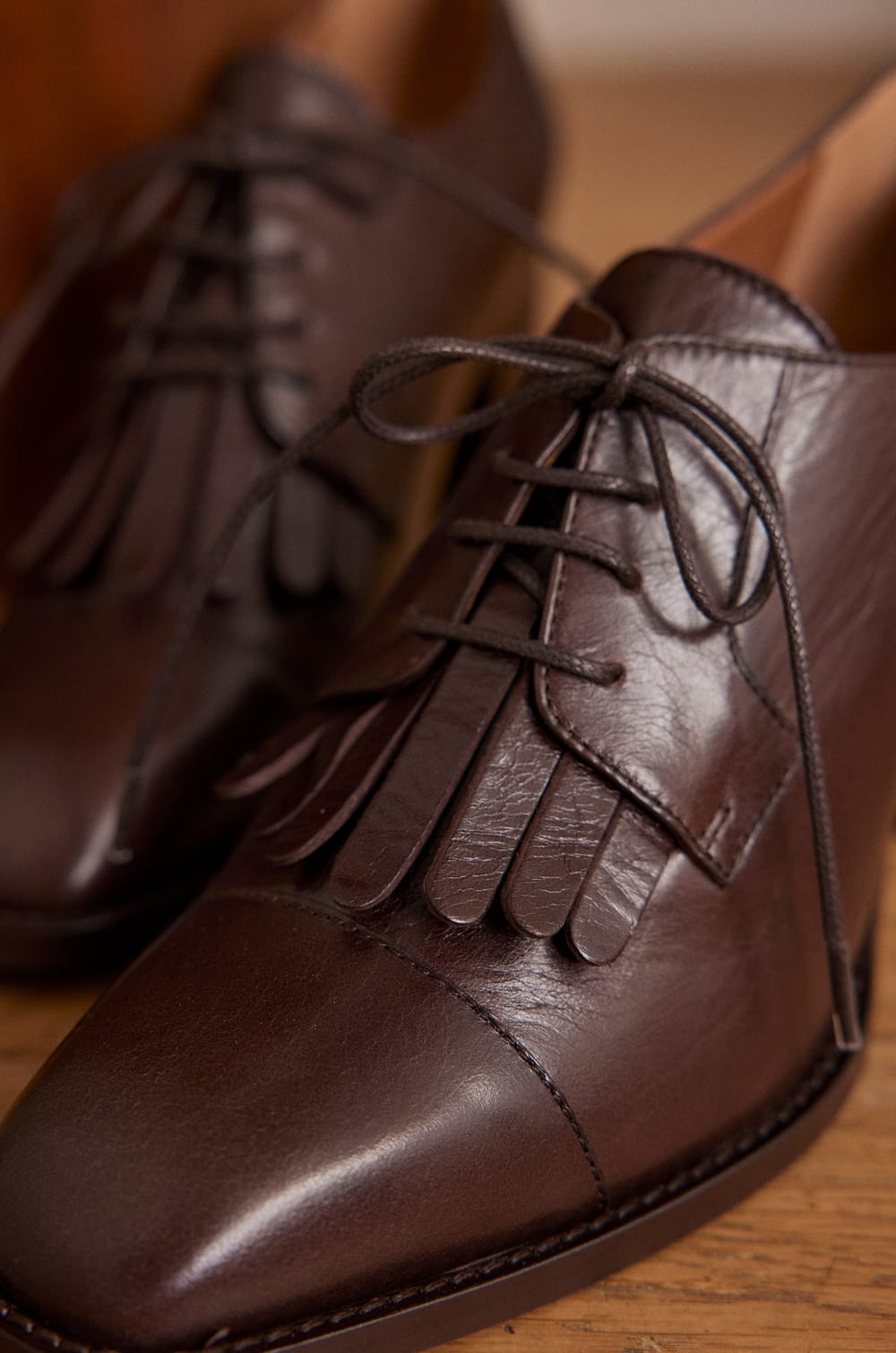 VIVA leather Derby shoes;${refinementColor}