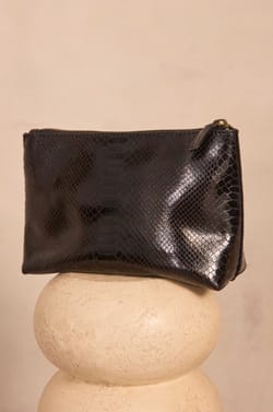 Black leather pouch LEON P POCKET XS;${refinementColor}