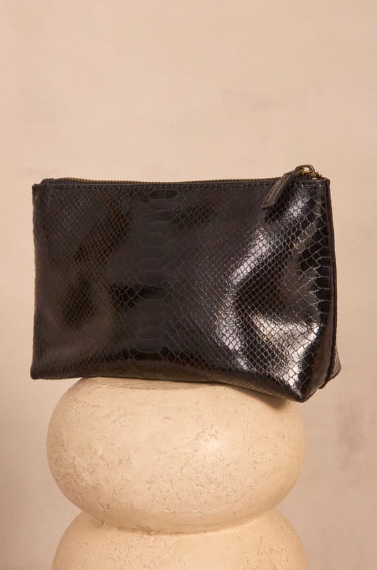 Black leather pouch LEON P POCKET XS;${refinementColor}