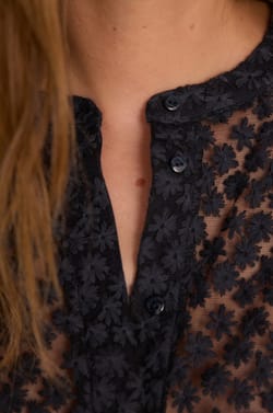 CAMOMILLE embroidered cotton shirt;${refinementColor}