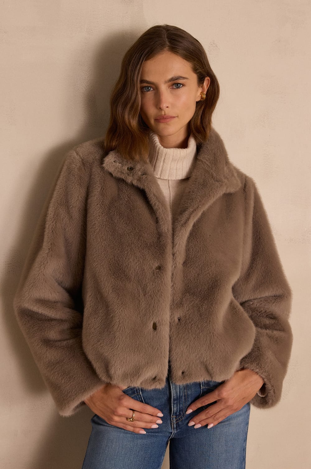 Fluffy DELICE coat;${refinementColor}
