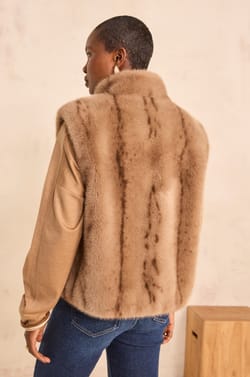 Sleeveless fluffy vest SUZANNE;${refinementColor}