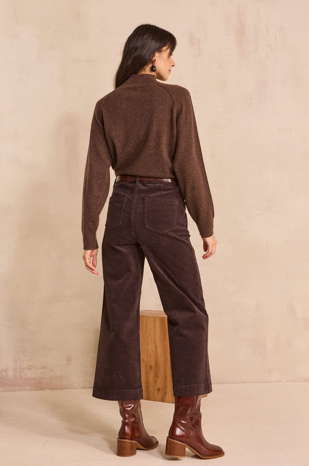 Pantalon en velours marron fonc&eacute; ROMA;${refinementColor}