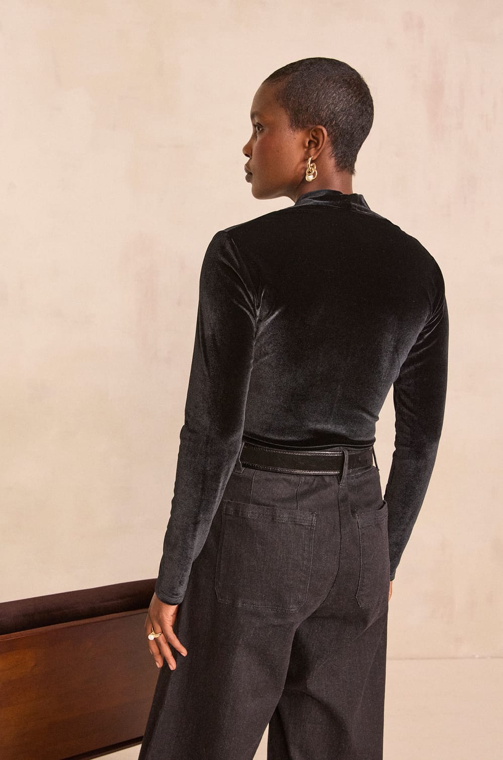 Body col V in velvet TANY;${refinementColor}
